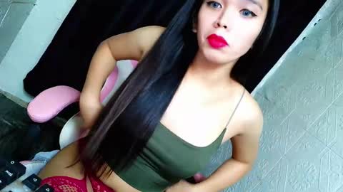 Snapshot of jassiemiles chatting on 1, 12, 2025 Jassie online show from 1, 12, 2025