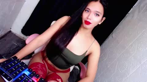 Snapshot of jassiemiles chatting on 5, 12, 2025 Jassie online show from 5, 12, 2025