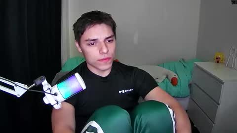 Snapshot of javiermire chatting on 1, 11, 2025 javi online show from 1, 11, 2025