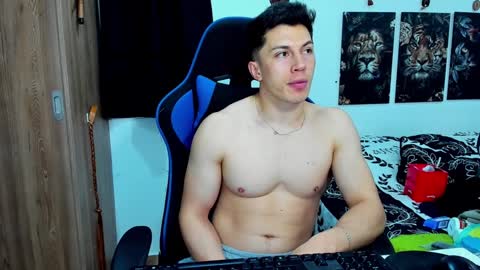 Snapshot of javiersexymann chatting on 5, 12, 2024 Javier online show from 5, 12, 2024