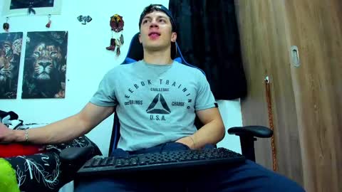 Snapshot of javiersexymann chatting on 7, 3, 2025 Javier online show from 7, 3, 2025