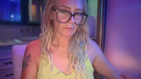 Snapshot of javlovesu chatting on 26, 10, 2025 JAV online show from 26, 10, 2025