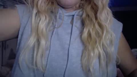 Snapshot of javlovesu chatting on 15, 12, 2025 JAV online show from 15, 12, 2025