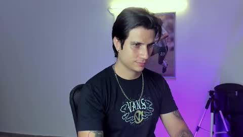 Snapshot of jayalvarrez_ chatting on 8, 9, 2025 Jay Alvarrez online show from 8, 9, 2025