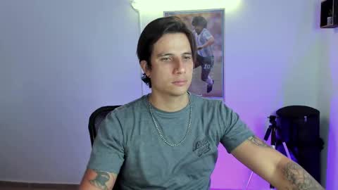 Snapshot of jayalvarrez_ chatting on 12, 9, 2025 Jay Alvarrez online show from 12, 9, 2025