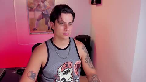 Snapshot of jayalvarrez_ chatting on 7, 10, 2025 Jay Alvarrez online show from 7, 10, 2025