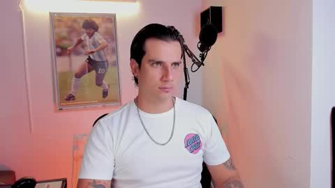 Snapshot of jayalvarrez_ chatting on 19, 10, 2025 Jay Alvarrez online show from 19, 10, 2025