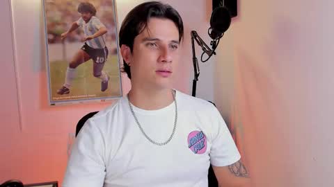 Snapshot of jayalvarrez_ chatting on 20, 10, 2025 Jay Alvarrez online show from 20, 10, 2025