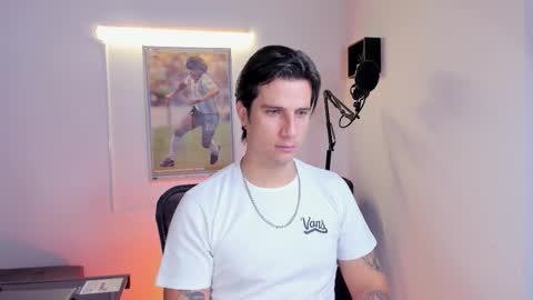 Snapshot of jayalvarrez_ chatting on 25, 10, 2025 Jay Alvarrez online show from 25, 10, 2025