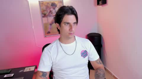 Snapshot of jayalvarrez_ chatting on 8, 11, 2025 Jay Alvarrez online show from 8, 11, 2025