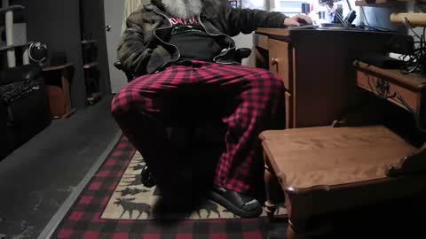 Grand Zaddy or Jay its casual online show from 18, 11, 2025