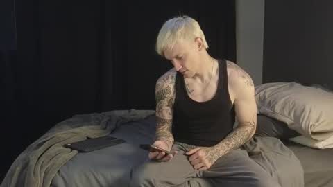 Snapshot of jaycex_69 chatting on 5, 11, 2025 THE HOUSE online show from 5, 11, 2025