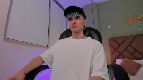 jaydenvillalobos online show from 28, 9, 2025