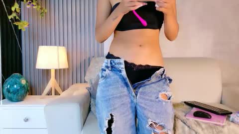 Snapshot of jazmiin_evans chatting on 27, 2, 2026 jazmiin_evans online show from 27, 2, 2026