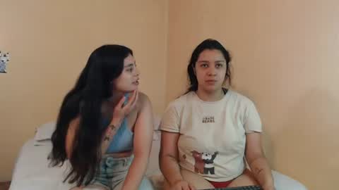 Jazmin and Scarlett online show from 7, 7, 2026