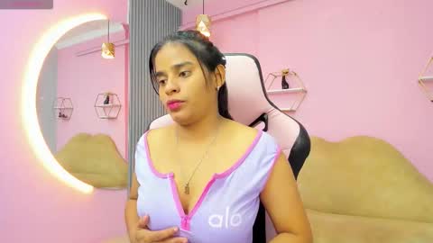 Snapshot of jazmin_ebony chatting on 11, 10, 2025 jazmin online show from 11, 10, 2025