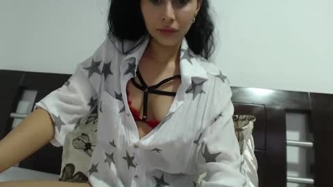 Luna Sofa online show from 14, 2, 2025