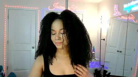 Snapshot of jazminefox chatting on 3, 6, 2026 Jazmine Fox online show from 3, 6, 2026