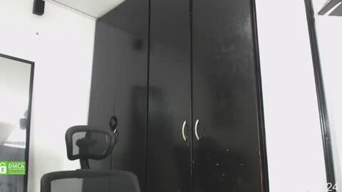 Snapshot of jbunny03 chatting on 19, 12, 2024 Lin online show from 19, 12, 2024