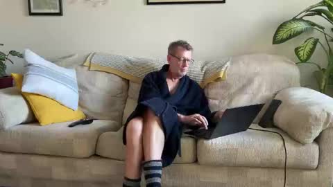 Snapshot of jcar57 chatting on 20, 11, 2025 Jon online show from 20, 11, 2025