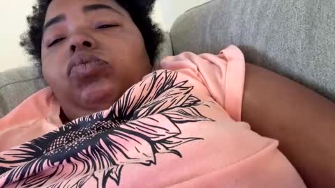 Snapshot of jccaramelbarbie12 chatting on 4, 2, 2025 JCCaramelbarbie online show from 4, 2, 2025