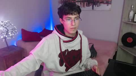 Snapshot of jeam_hot chatting on 14, 12, 2024 jeam_hot online show from 14, 12, 2024