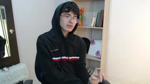 Snapshot of jeam_hot chatting on 3, 1, 2025 jeam_hot online show from 3, 1, 2025