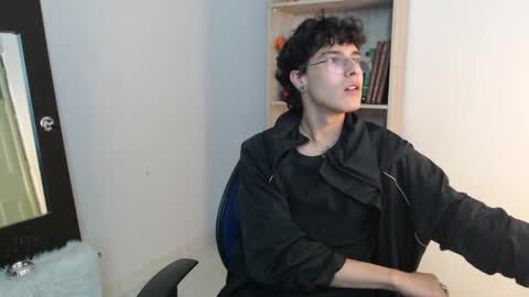 Snapshot of jeam_hot chatting on 4, 1, 2025 jeam_hot online show from 4, 1, 2025