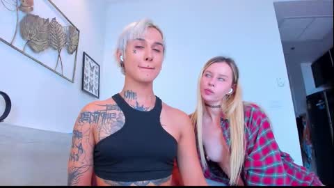 Snapshot of jean_mokujin chatting on 20, 10, 2025 Akila and Daria online show from 20, 10, 2025