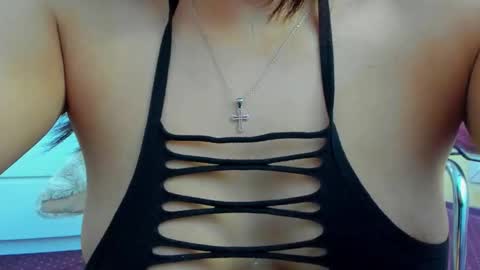 Snapshot of jelly_bee chatting on 29, 10, 2025 Jelly online show from 29, 10, 2025