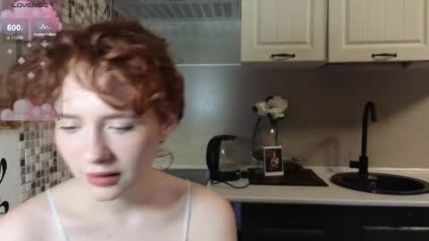 Snapshot of jelly_cherry chatting on 22, 10, 2025 Emily online show from 22, 10, 2025
