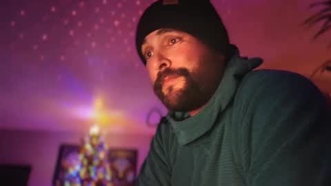 Snapshot of jellyfishfun chatting on 11, 12, 2024 Guy Jones online show from 11, 12, 2024