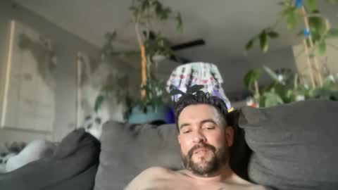 Snapshot of jellyfishfun chatting on 13, 11, 2025 Guy Jones online show from 13, 11, 2025