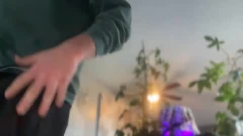 Snapshot of jellyfishfun chatting on 22, 11, 2025 Guy Jones online show from 22, 11, 2025