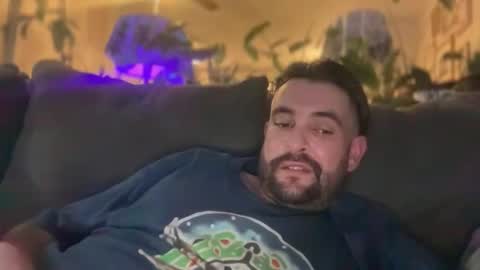 Snapshot of jellyfishfun chatting on 19, 12, 2025 Guy Jones online show from 19, 12, 2025