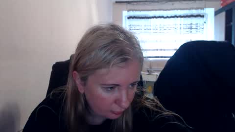 Snapshot of jenisandpeter chatting on 8, 6, 2026 JenisAndPeter online show from 8, 6, 2026