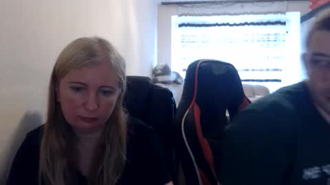 Snapshot of jenisandpeter chatting on 10, 6, 2026 JenisAndPeter online show from 10, 6, 2026