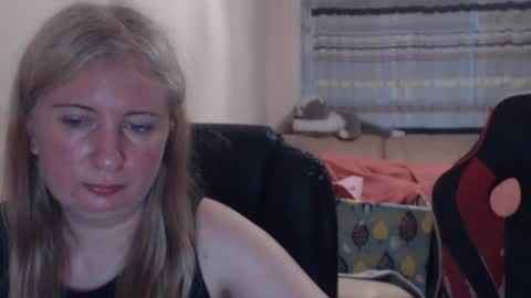 Snapshot of jenisandpeter chatting on 12, 6, 2026 JenisAndPeter online show from 12, 6, 2026