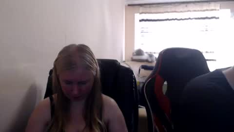 Snapshot of jenisandpeter chatting on 15, 6, 2026 JenisAndPeter online show from 15, 6, 2026