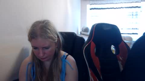 Snapshot of jenisandpeter chatting on 27, 6, 2026 JenisAndPeter online show from 27, 6, 2026