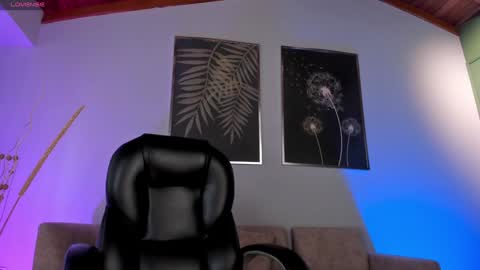 Snapshot of jennaolson chatting on 3, 2, 2025 Jenna Olson online show from 3, 2, 2025