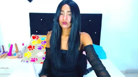 Snapshot of jenng18 chatting on 13, 11, 2025 jenn online show from 13, 11, 2025