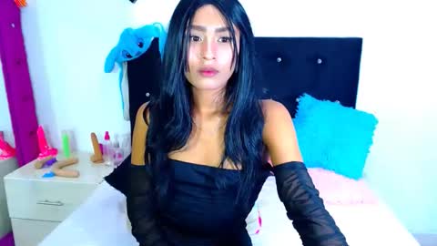 Snapshot of jenng18 chatting on 19, 12, 2025 jenn online show from 19, 12, 2025