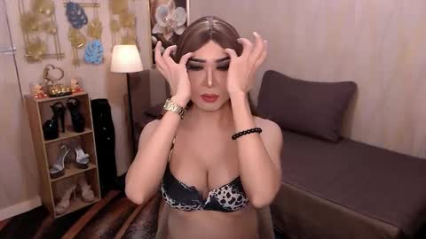 Snapshot of jenniegarcia chatting on 17, 11, 2025 jenniegarcia online show from 17, 11, 2025