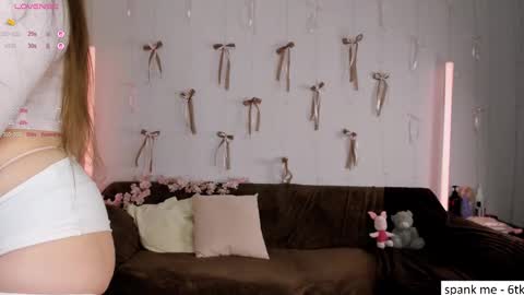 Snapshot of jenniekitty chatting on 23, 9, 2025 Jennie online show from 23, 9, 2025