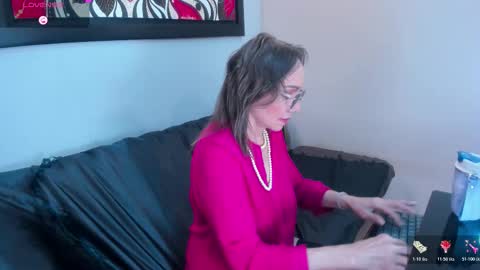 Snapshot of jennierosse chatting on 8, 11, 2025 Jennie online show from 8, 11, 2025