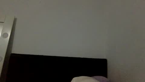 Snapshot of jennifer_oliveira chatting on 14, 12, 2025 Jenn 3 online show from 14, 12, 2025