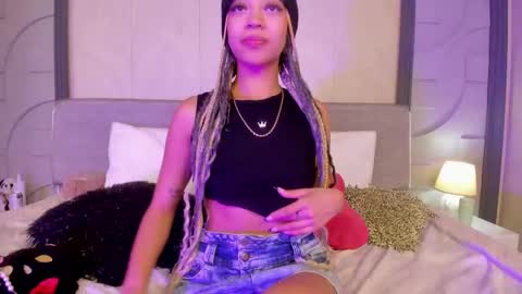 Snapshot of jenniferhillss chatting on 21, 11, 2025 U can call me Angel online show from 21, 11, 2025