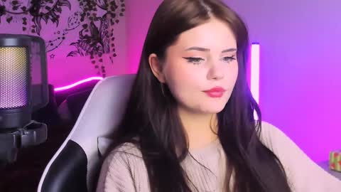 Jenni online show from 1, 12, 2024