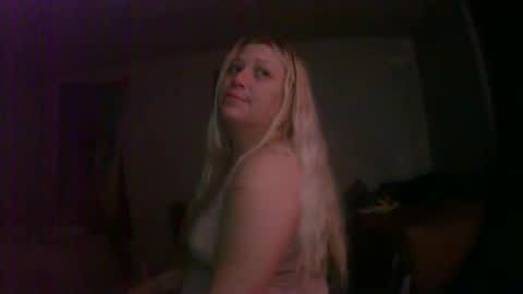 Snapshot of jennikay0143 chatting on 7, 5, 2026 jen online show from 7, 5, 2026